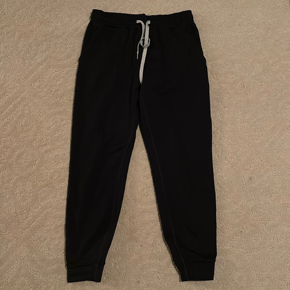 Black vuori sweats XS